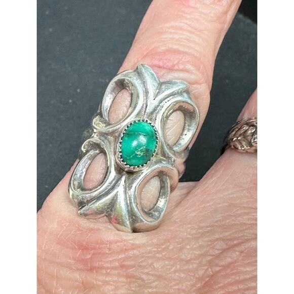 Vintage Sterling Silver Native American Sand Cast Green Turquoise Ring Size 6.25 - Picture 5 of 7